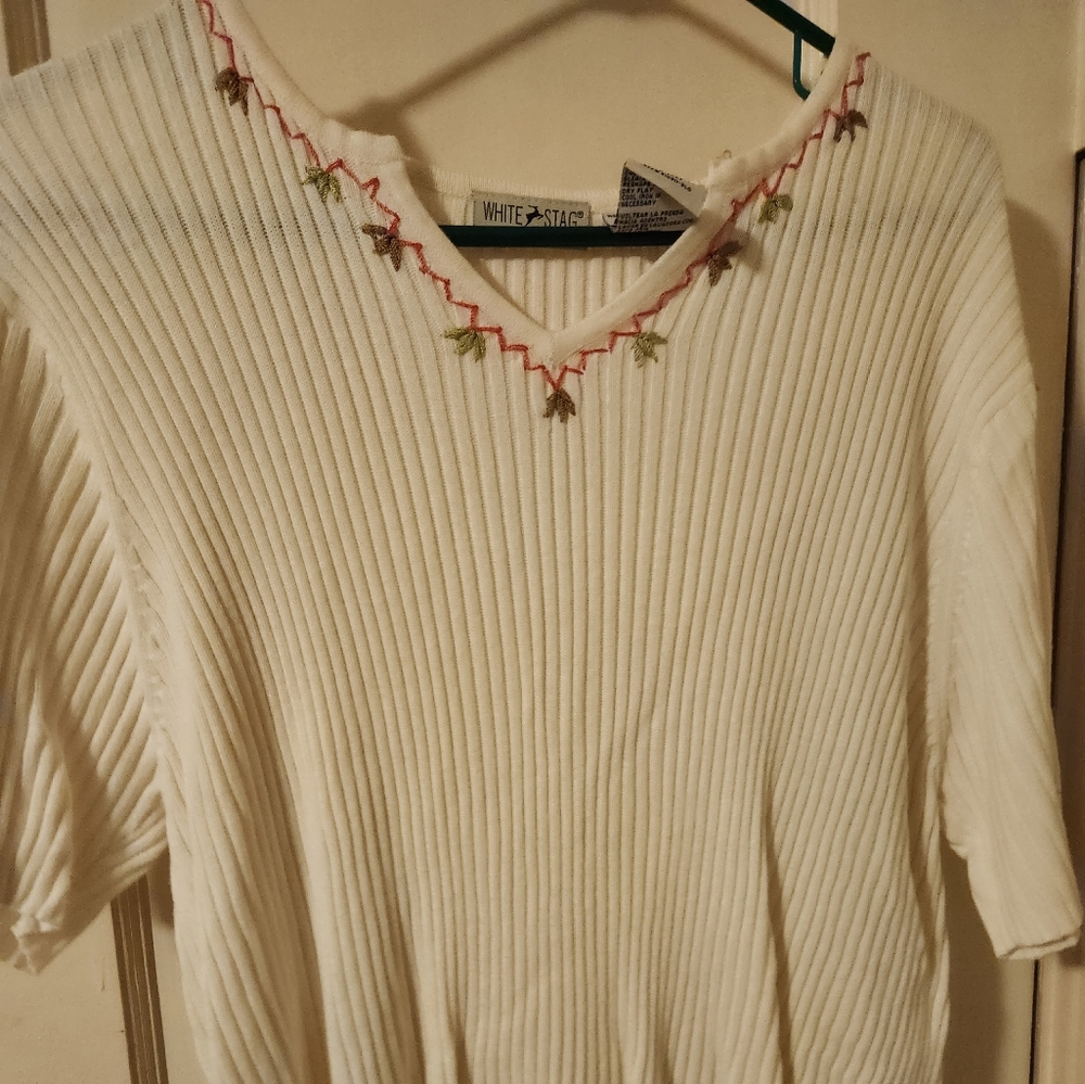 * White lightweight short sleeved White Stag Sweater
